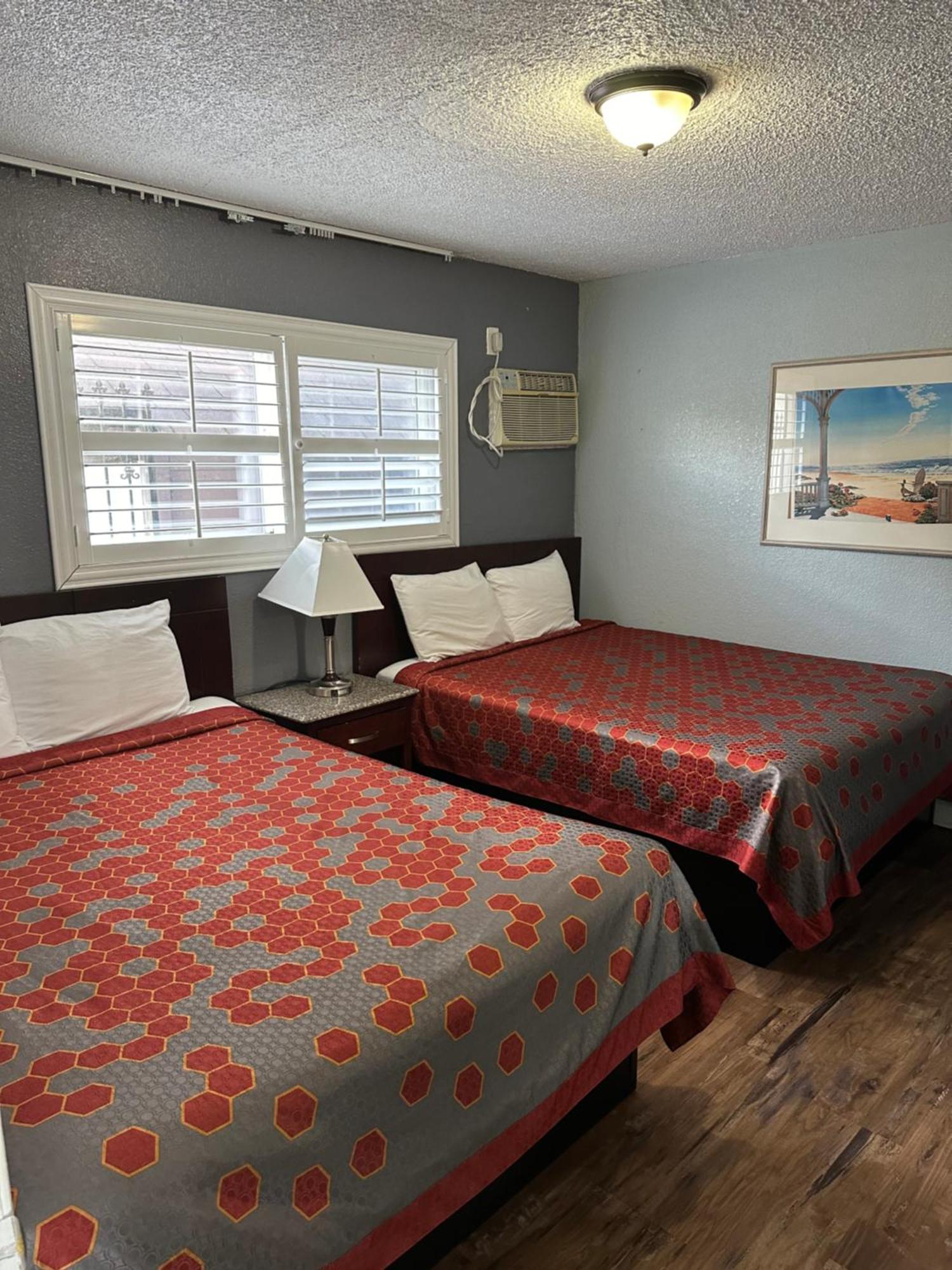 سانتا كروز، كاليفورنيا Fireside Inn By The Beach Boardwalk & Bowling المظهر الخارجي الصورة