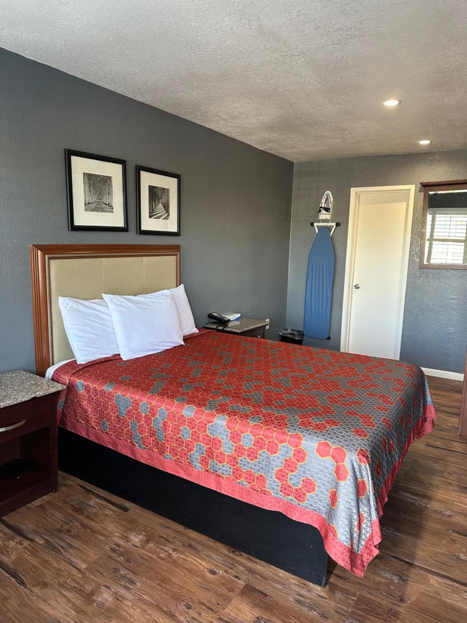 سانتا كروز، كاليفورنيا Fireside Inn By The Beach Boardwalk & Bowling المظهر الخارجي الصورة