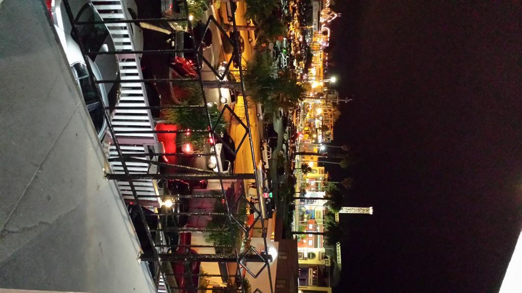 سانتا كروز، كاليفورنيا Fireside Inn By The Beach Boardwalk & Bowling المظهر الخارجي الصورة